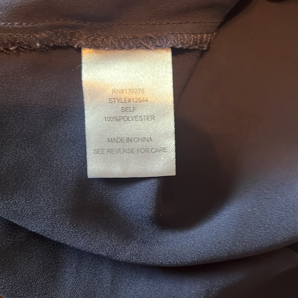 Navy blue top, sleeveless with gold buttons. Size medium. - Picture 3 of 4